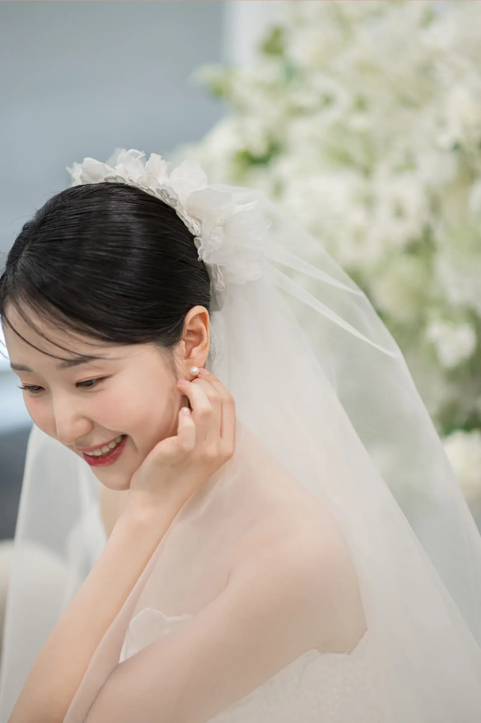 서울 서초구 삼성 서초사옥 본식스냅, 신부대기실 신부 옆얼굴 클로즈업